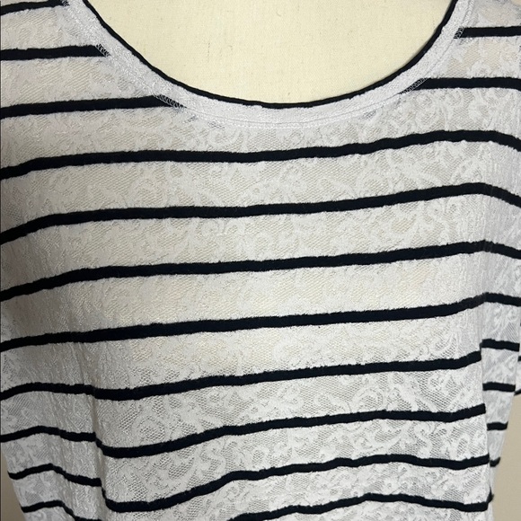 Forever 21 Black and White Striped Crop Top - Picture 5 of 7